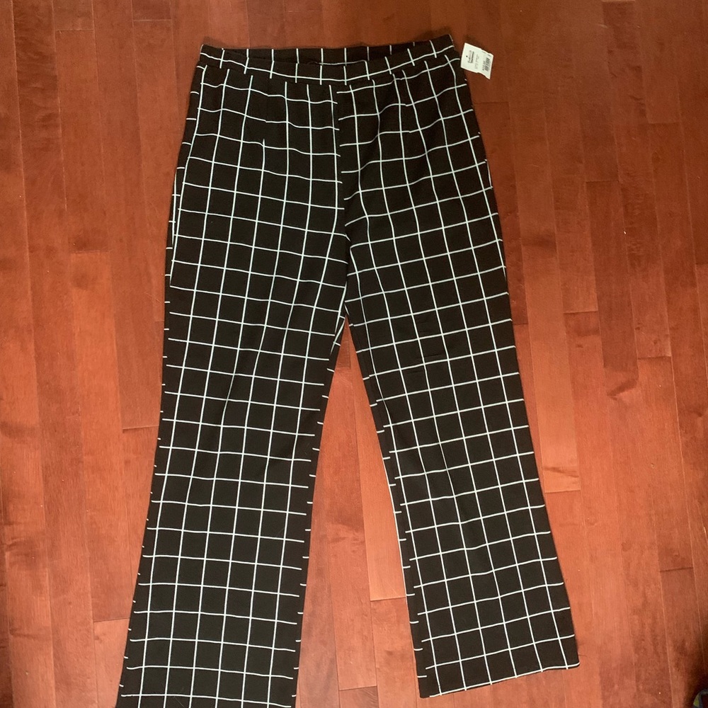 Stretchy Black and White Checkered Pants